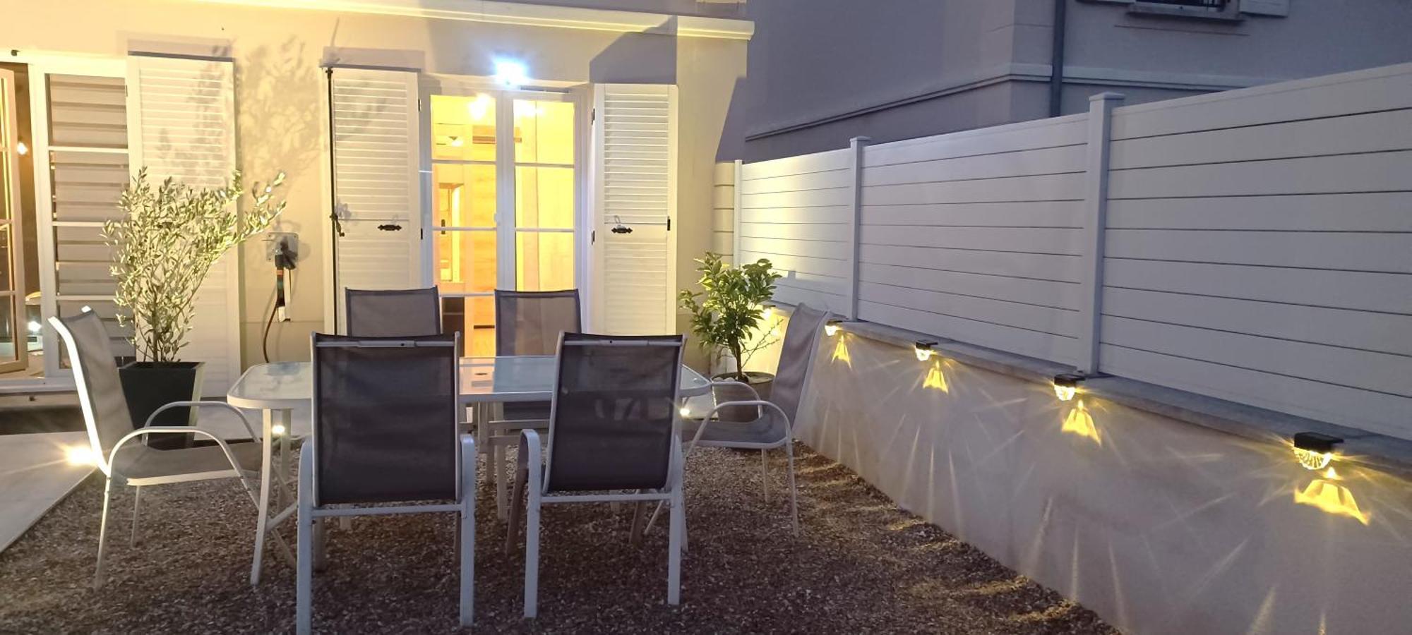 Luminary Night Suite Montévrain Buitenkant foto