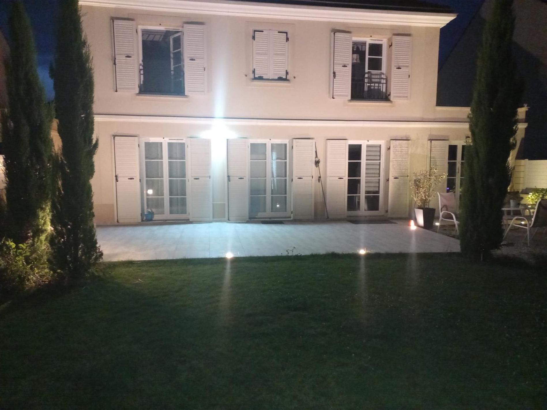 Luminary Night Suite Montévrain Buitenkant foto